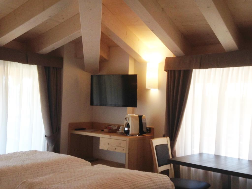 Dolcevita Ambiez B&B San Lorenzo Dorsino Exterior photo